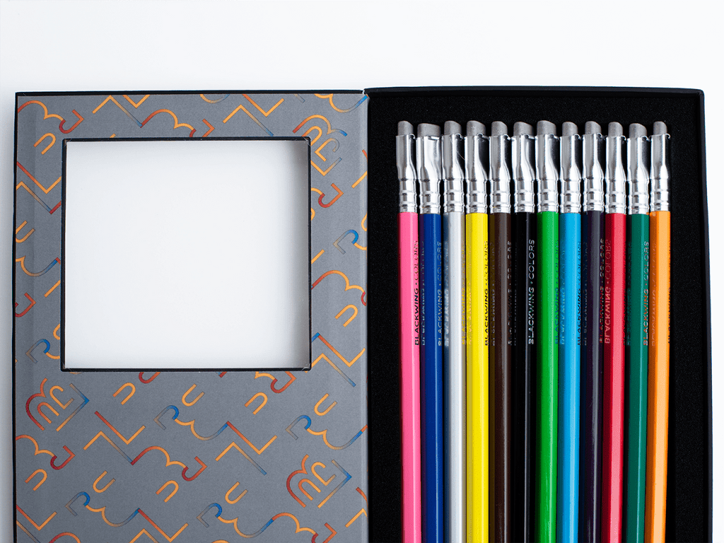 Embalagem aberta Blackwing Colors com 12 cores