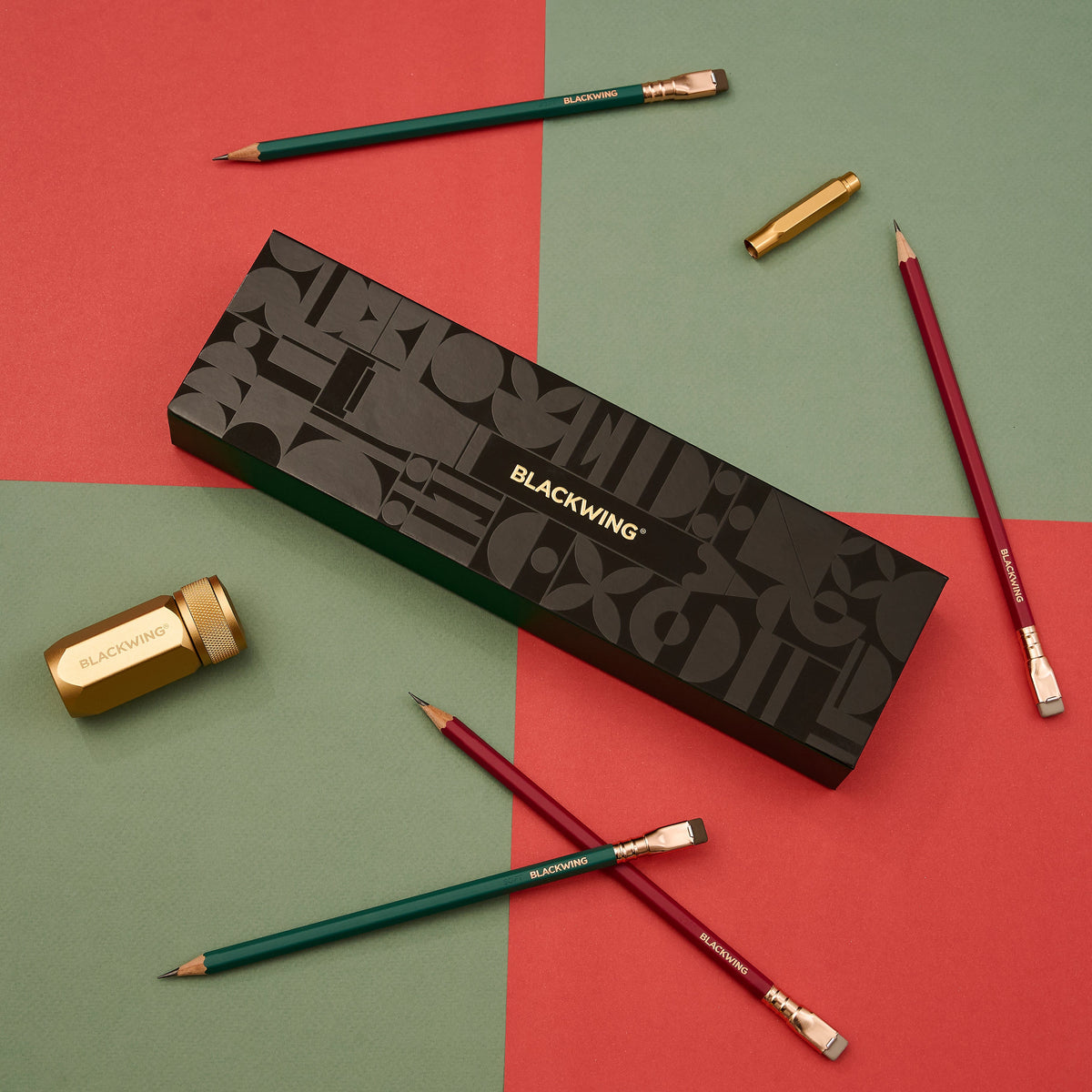 Blackwing Matte Red and Green Pencil Essentials Set composição