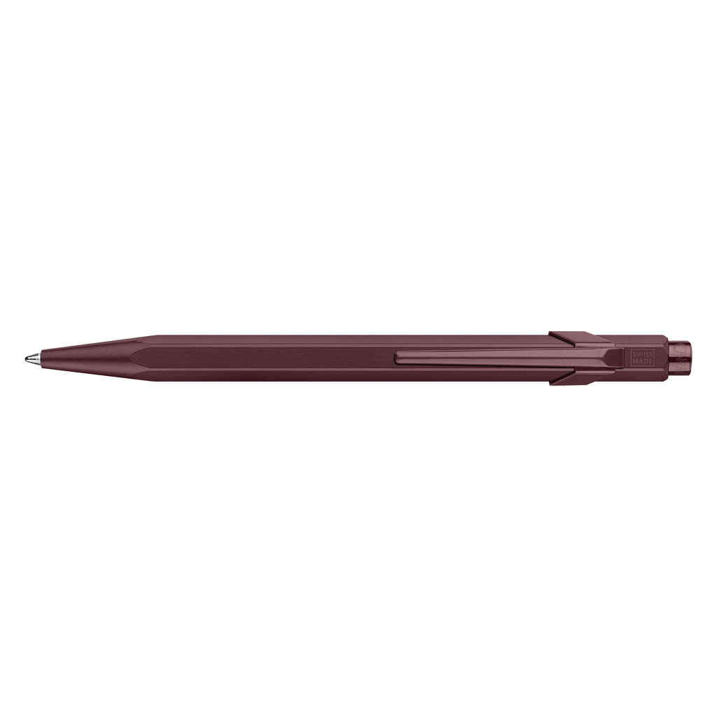 Caran d’Ache Toile de Jouy — Caneta Esferográfica 849 Burgundy — Bordô
