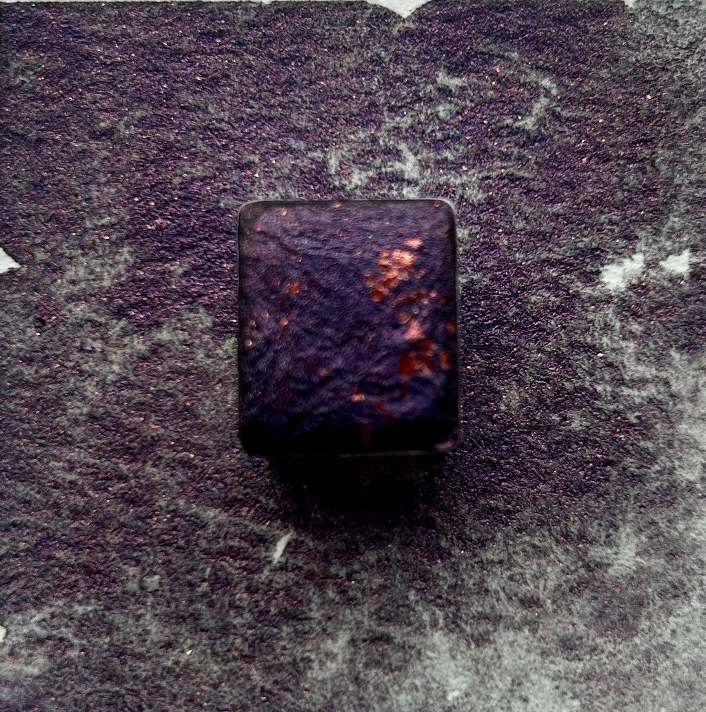 Claire Chi Studio — Elderberry — amostra de cor