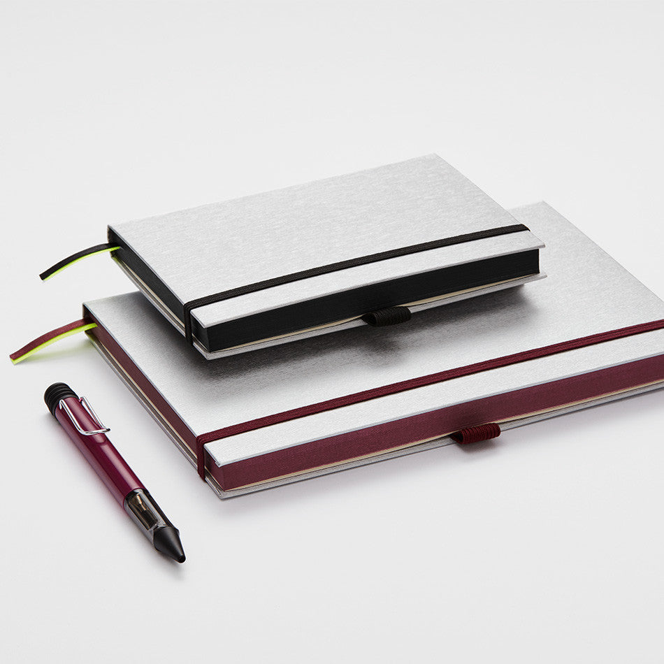 Detalhe interno do caderno LAMY paper A5 capa dura