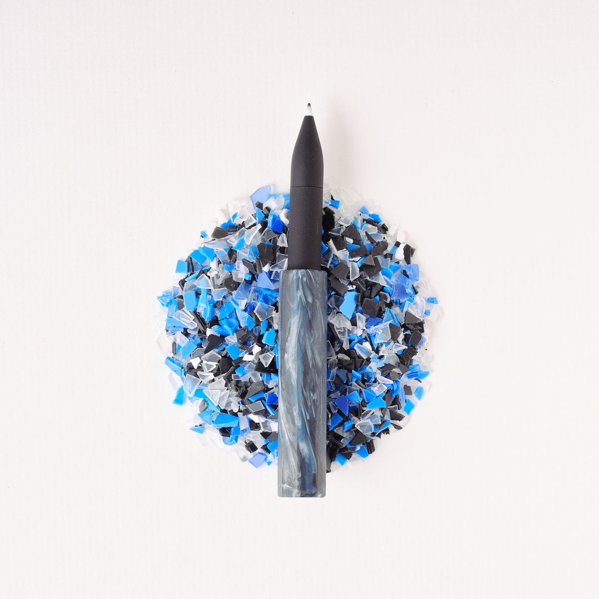 Tom’s Studio Wren Write Off — Black / Ink